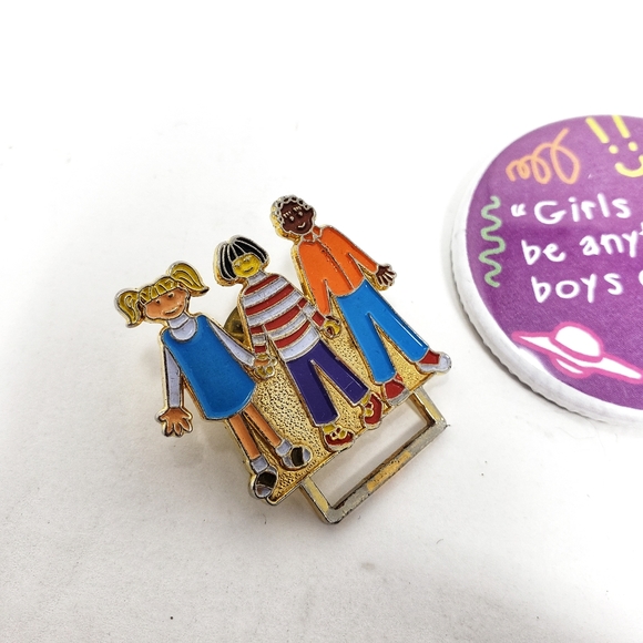 Girls Boys World Unity Peace Bundle Lot Set Pins - Picture 3 of 5